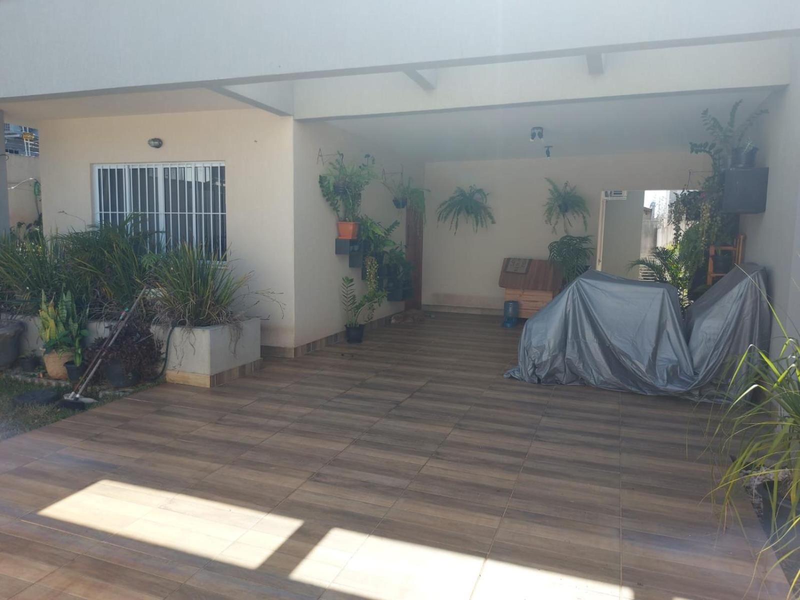 Privativo Em Residencia Familiar Com Ar-condicionado E Cama De Casal *