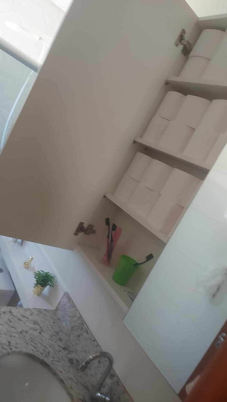 Privativo Em Residencia Familiar Com Ar-condicionado E Cama De Casal Homestay *