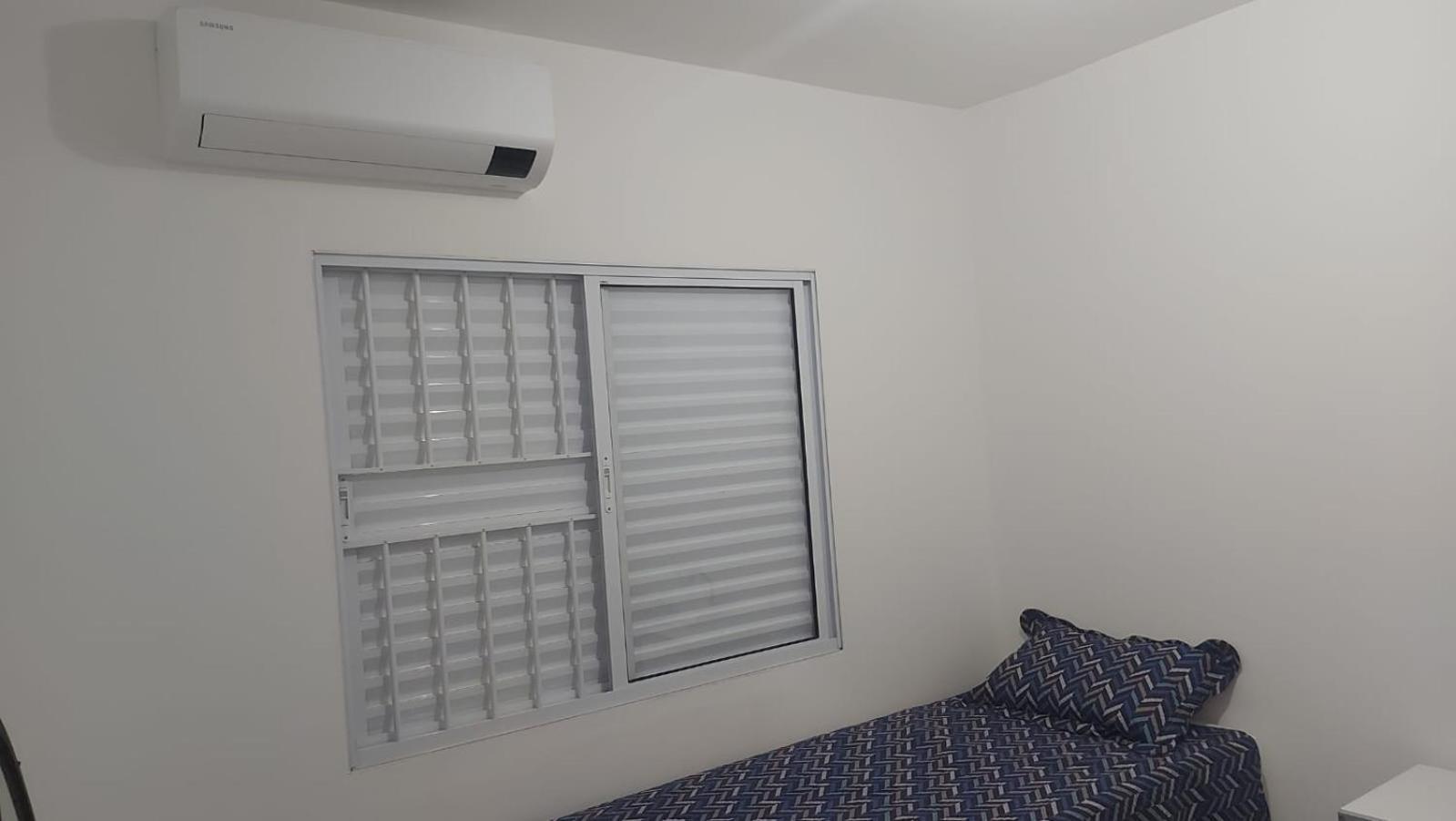 Privativo Em Residencia Familiar Com Ar-condicionado E Cama De Casal Homestay