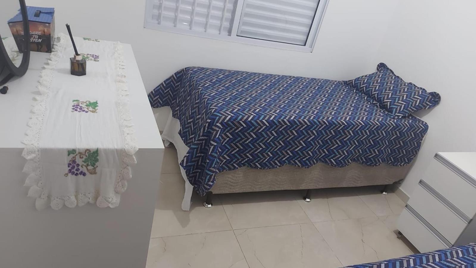 Privativo Em Residencia Familiar Com Ar-condicionado E Cama De Casal